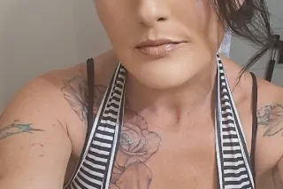 im in town , if you want the best blowjob you ever had hit me up for a gummy bj - Image 6