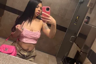 let me be your valentine baby ... - Image 3