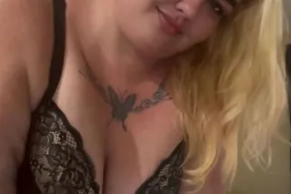 LET THIS SEDUCTIVE BLONDE BBW BE YOUR VALINTINE - Image 5