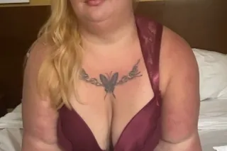 LET THIS SEDUCTIVE BLONDE BBW ... - Image 1