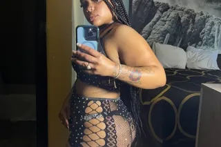 Thick Big booty🍯🥂 & Wet pussy ... - Image 3