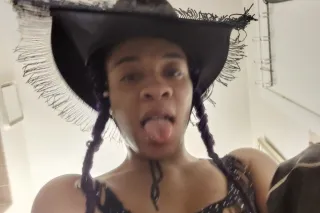 💕LIGHT SKINNED, BIG BOOTY IN N... - Image 4