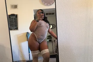 V-DAY🐱! Availible for Singles💋... - Image 2