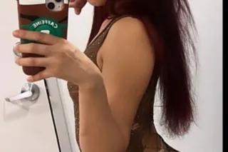 pretty ass girl from out of to... - Image 1