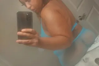 fun & freaky caramel babes💦👭🏽🍆... - Image 2