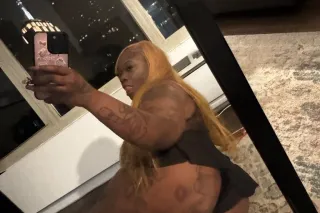 NEW TO TOWN CHOC - 25 - Image 2