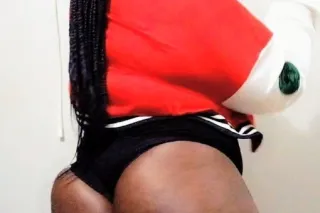 i see older men im 5"6 dark sk... - Image 2