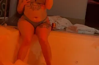 BIG BOOTY LATINA - 25 - Image 1