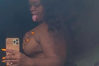 🌹🌹Sexy Thick Chocolate TREAT🍫🍫... - Image 2