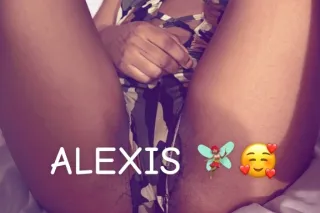 𝙃𝙀𝙔 𝙔𝘼𝙇𝙇 𝙄𝙏𝙎 𝙈𝙀 ALEXIS 😏 NEW T... - Image 1