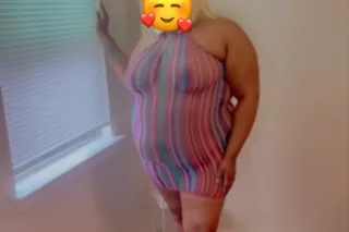 Voluptuous Kendra Here To Plea... - Image 1