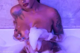 😘New Hot Girl in Town!!! Let's... - Image 1