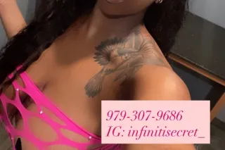 🏁 Daytona 500 TWO GIRL SPECIAL... - Image 2