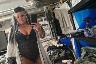 Super Sexy Girl Clean 👅Tight P... - Image 3