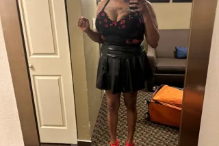 OUTCALL ONLY ALL THREE HOLES AVAILABLE 🐱🍑🍆💦💦💦2 POPS 180 - Image 1