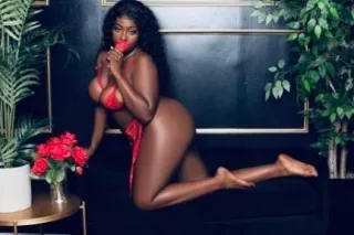 Chocolate Ebony Here!!! 😘😘😘 - ... - Image 1