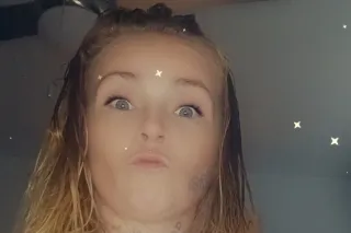 Pretty Hot And Tempting_Pretty Ass White Girl - Image 2