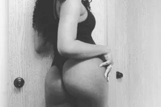 new girl 😀 in the neighborhood... - Image 1