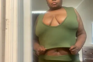 🌸I'M ONLY 4'11"🌸💢$40 BBBJ SPEC... - Image 1