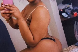 Your Favorite Baddie ' 𝔽𝔸𝕋 𝔸𝕊𝕊... - Image 3