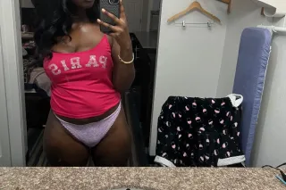 COME TELL HENNESSY HAPPY VALENTINE DADDY😈🌹🫦 - Image 11