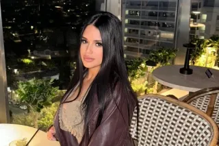 Yes, I am the girl in the pict... - Image 2