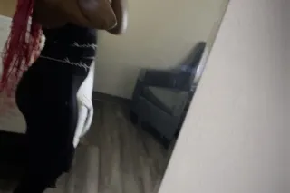 Come front row 😘💋 - 21 - Image 4