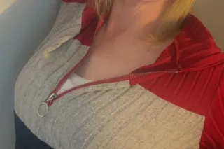 New Girl specials, text for rates - Image 1