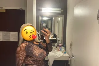 NEW IN TOWN! 🍫 UPSCALE EBONY Q... - Image 3