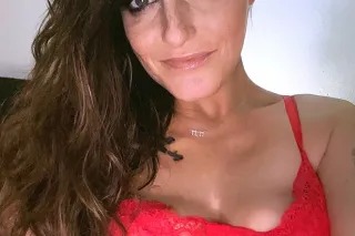 Discreet. Mature. Addictive. -... - Image 2