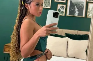 im juicy rett lookin for a man witha horse - Image 1