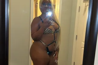 Curvaceous Cutie with a Big Bo... - Image 2