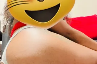 Young sexy Jamaican babe ready... - Image 1