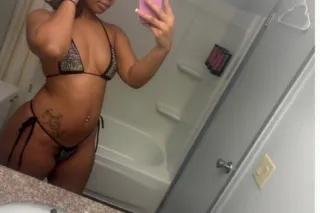 100$qv/hhr specials all day 💋 ... - Image 2