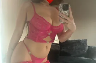 Be mine  Valentine 🎁🫶🏻 Available for In/Out - Image 7