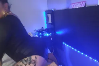 EARLY 🕊 SPECIAL ALL NATURAL LATINA 4'10 HERE TO PLEASE YOU - Image 5