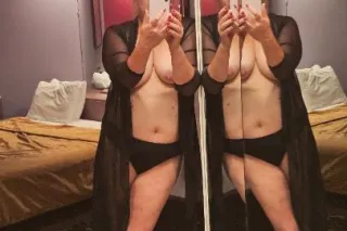 🔥Magnificent MILF 🔥 📢📢📢 READ B... - Image 1