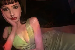 italian beauty new to the area... - Image 4