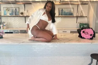 Stop Scrolling ‼NEW IN TOWN‼😍 Sexy Wet Carmel 💦🍒CUM HERE💦 Text Me Dada🍷⭐ - Image 1