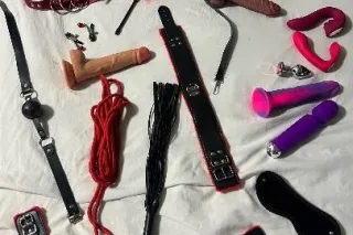 💋😘 HAPPY V-Day VAGINA LOVE💋💋💋💋... - Image 1