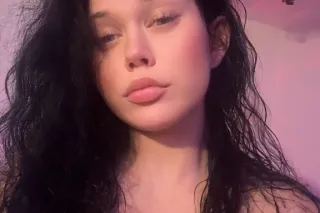 💋Sexy European Bombshell 💋 Nau... - Image 1