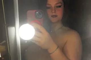 sexy young slut - 22 - Image 1