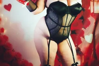 Hot and Horny milf that loves deepthroat and 🍆 - Image 11