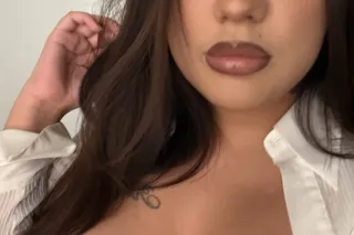 UNFORGETTABLE EXPERIENCE WITH YOUR FAV BOMBSHELL💓 BACK IN TOWN💗 - Image 5