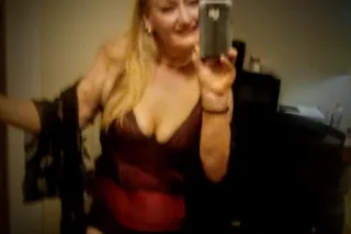 qv80 halfh120 special for mature Gentlemen that need a satisfing moment to unwind & relieve stress - Image 6