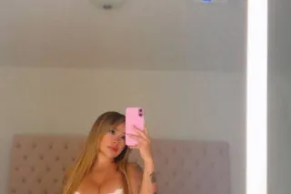 Heyy I’m CHAVA 💦 soaked & horny af, tight body ready to get fucked hard 😈 crazy cheap rates  text me now, I need it bad 🍆🍑 - Image 1