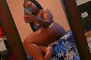 Hottie W/ A Body i'm naturally... - Image 4