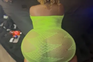 Hottie W/ A Body i'm naturally... - Image 1