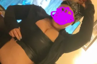 🍒yCOME SEE YOUR FAVE HONEYPOT🍯... - Image 1