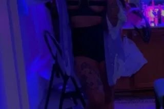 🚨👸🏻💦tattoo Goddess here to roc... - Image 1